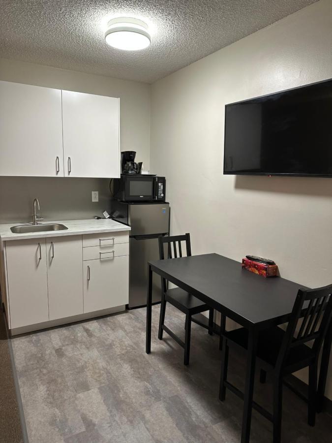 Yellow Quill Motel Portage la Prairie Dış mekan fotoğraf