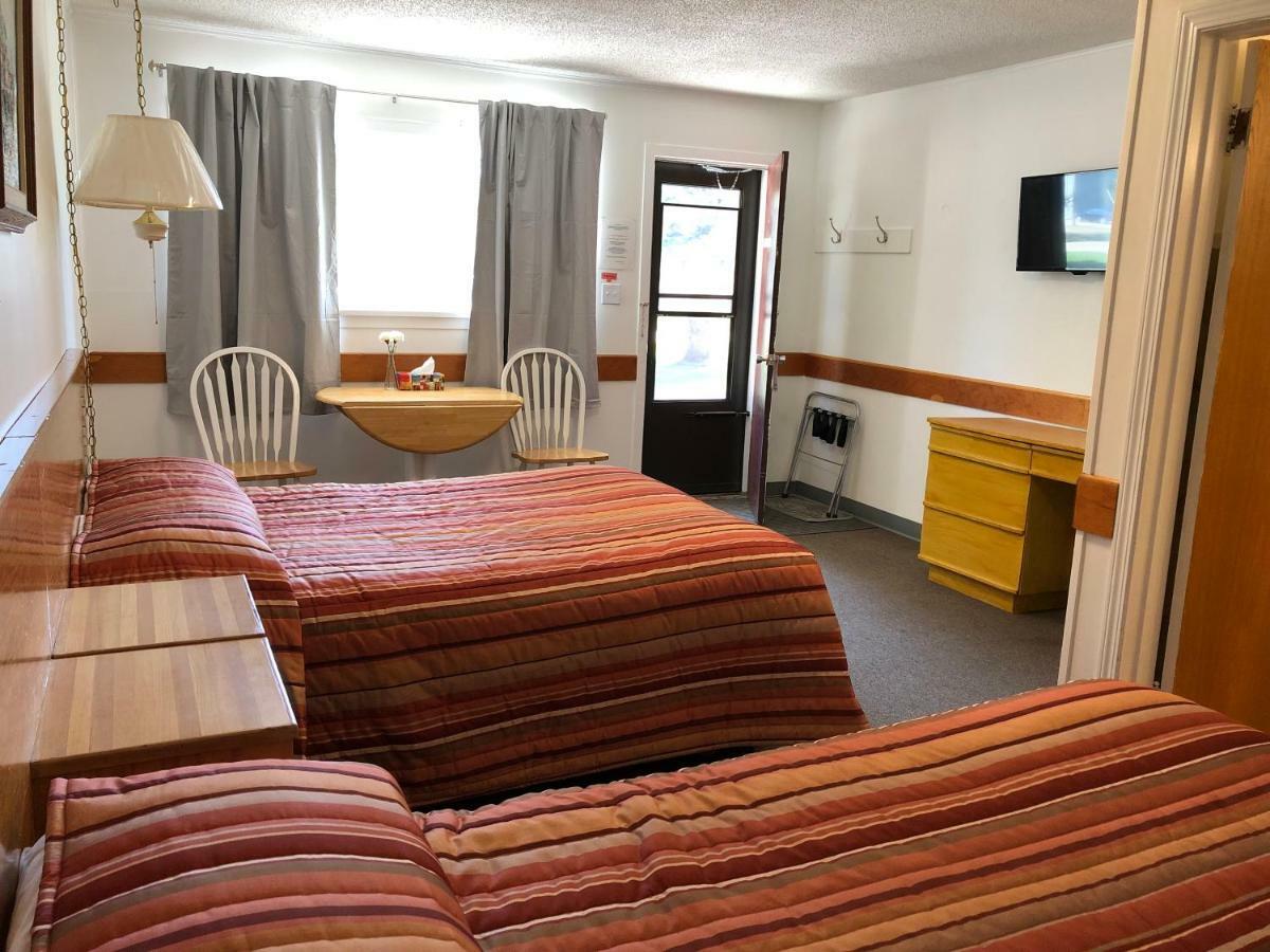 Yellow Quill Motel Portage la Prairie Dış mekan fotoğraf