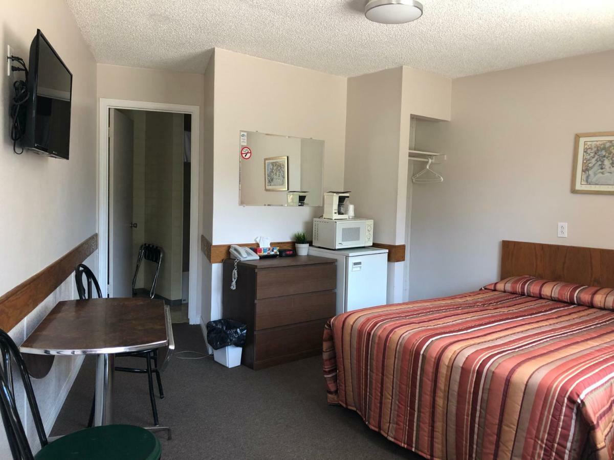 Yellow Quill Motel Portage la Prairie Dış mekan fotoğraf
